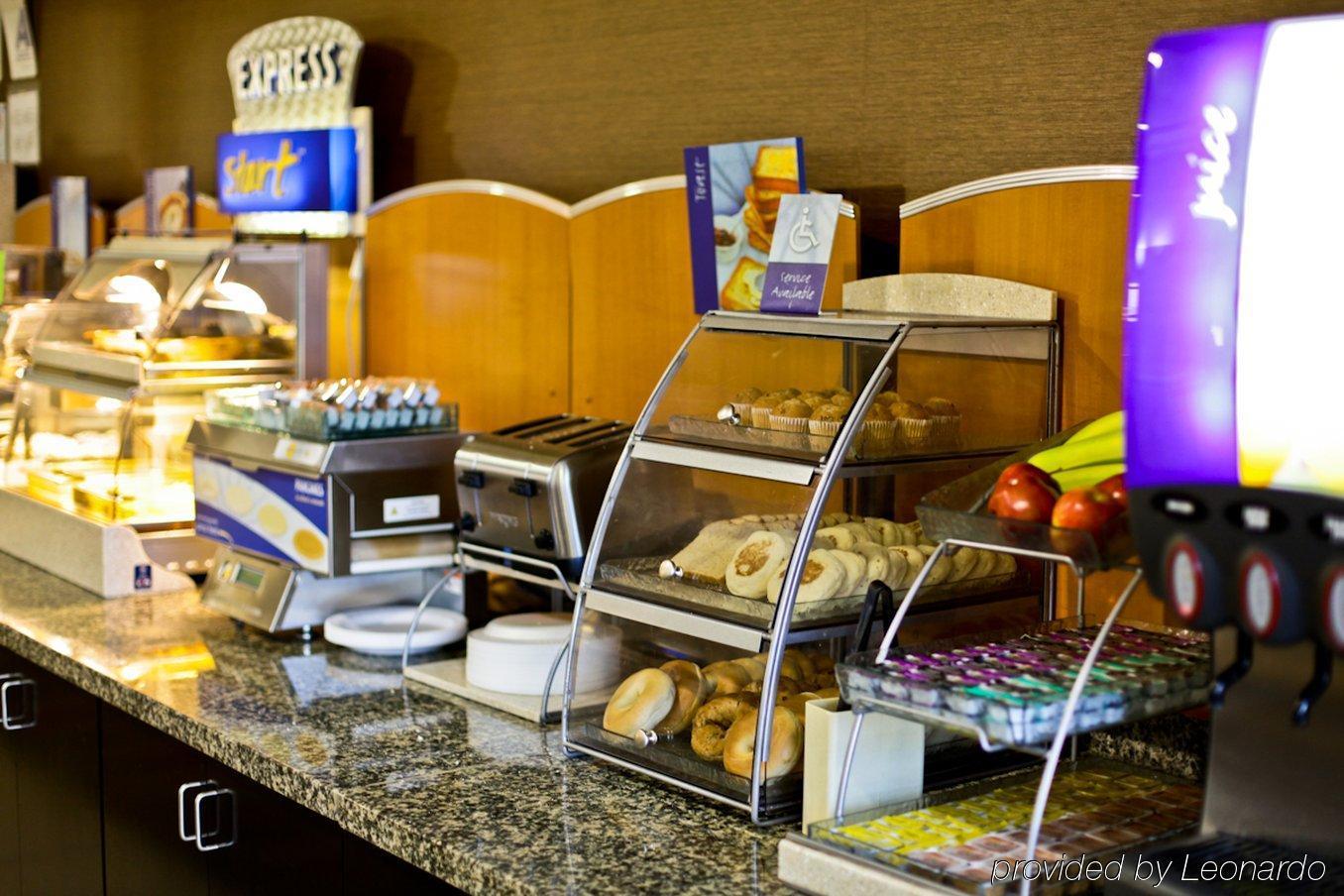 Hampton Inn & Suites קת'דרל סיטי מסעדה תמונה